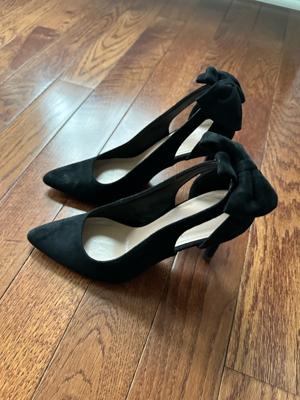 Black Bow Accent Pointed-Toe Women’s Heels
